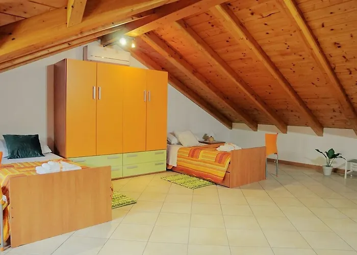 Casa Rudy, On